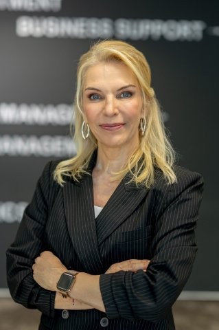 Headshot of Nina Vališová